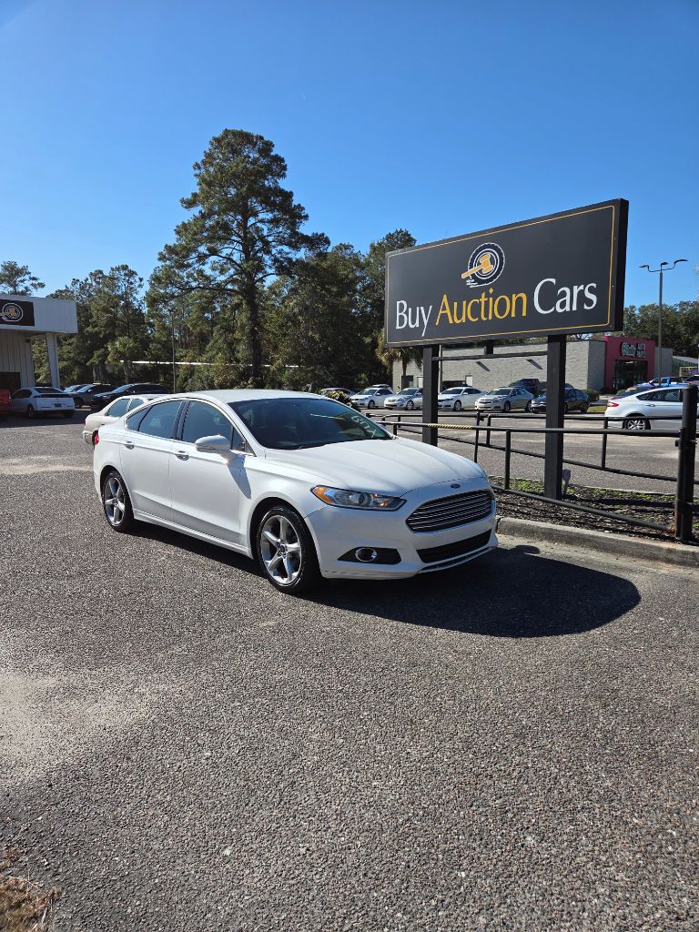 2016 Ford Fusion SE's photo