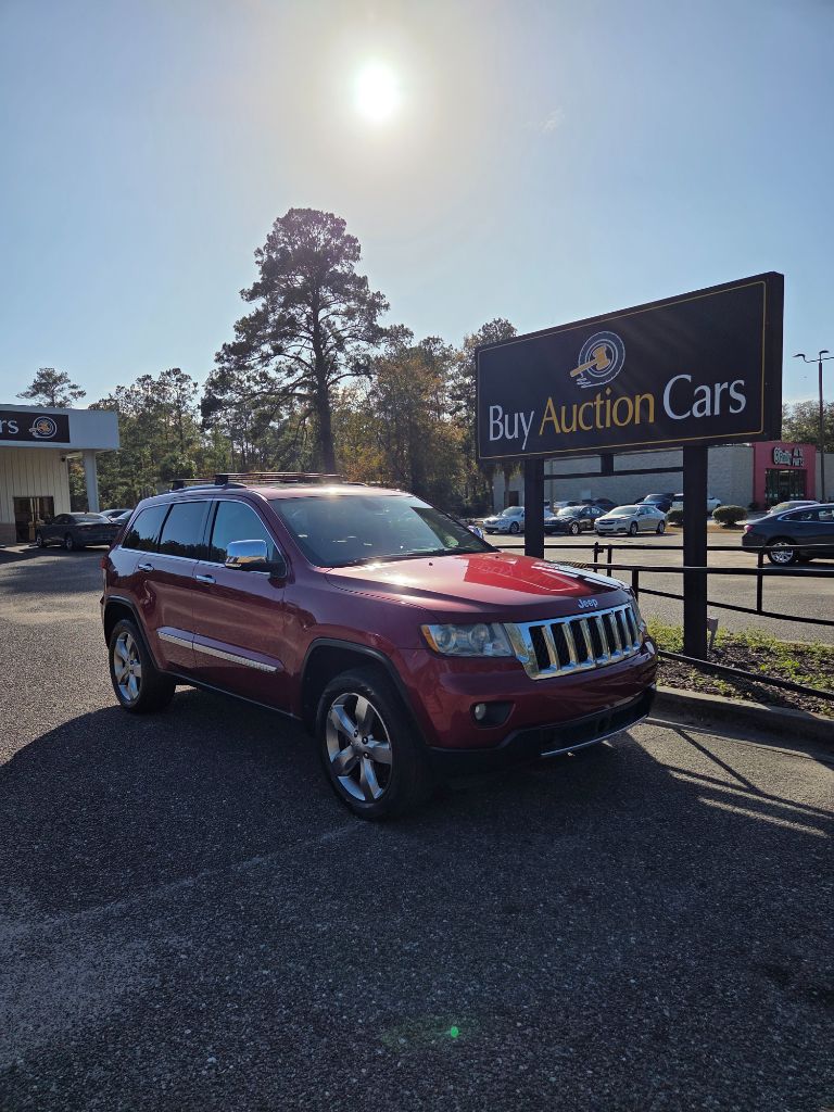2013 Jeep Grand Cherokee Overland's photo