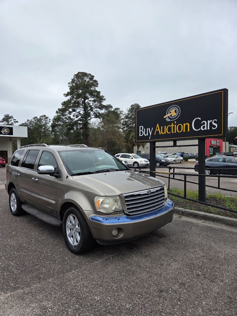 2007 Chrysler Aspen Limited's photo