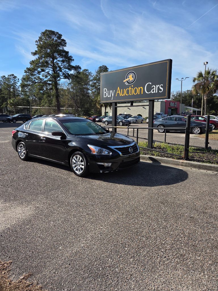 2013 Nissan Altima S's photo