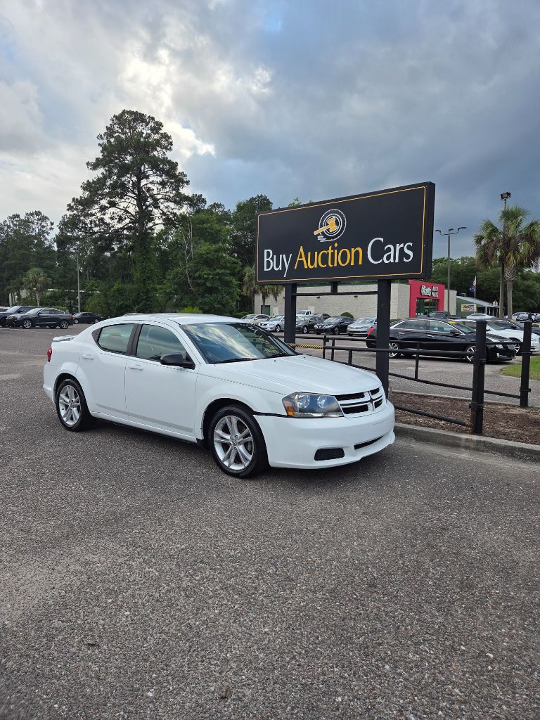 2014 Dodge Avenger SE's photo