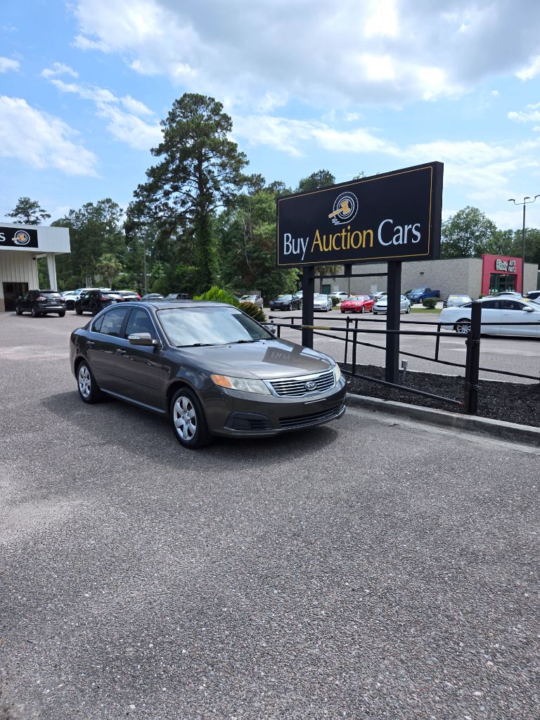 2010 Kia Optima LX AT's photo