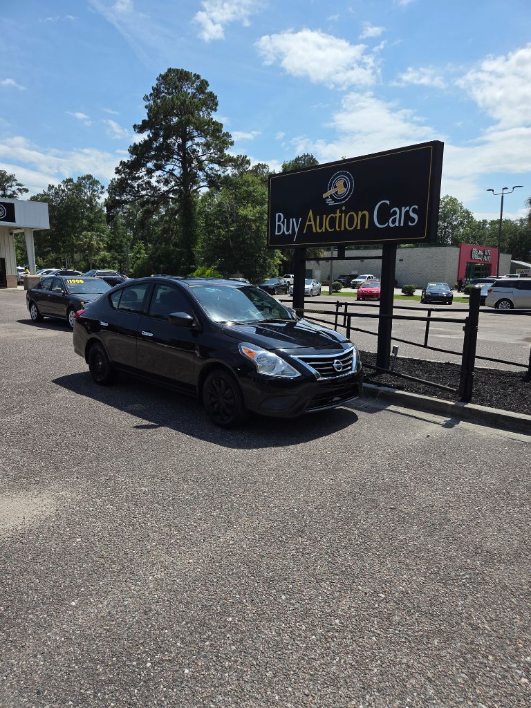 2017 Nissan Versa 1.6 SV CVT's photo