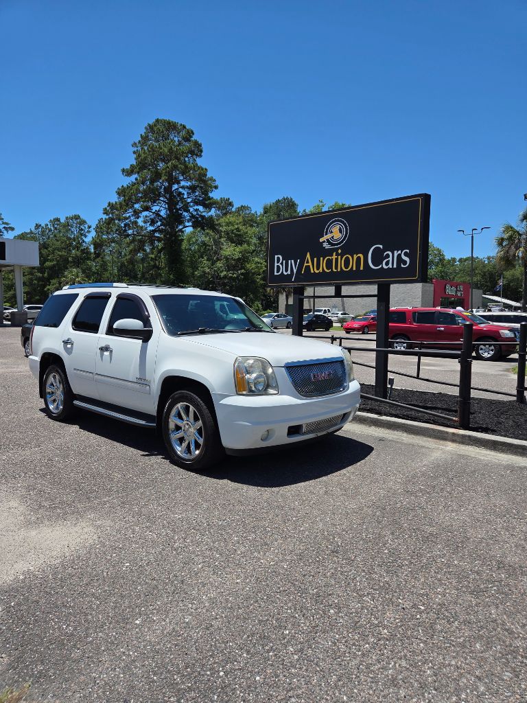 2009 GMC Yukon Denali - AWD's photo