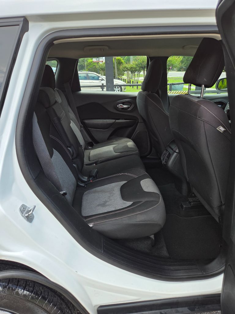 2014 Jeep Cherokee Sport - Photo 11
