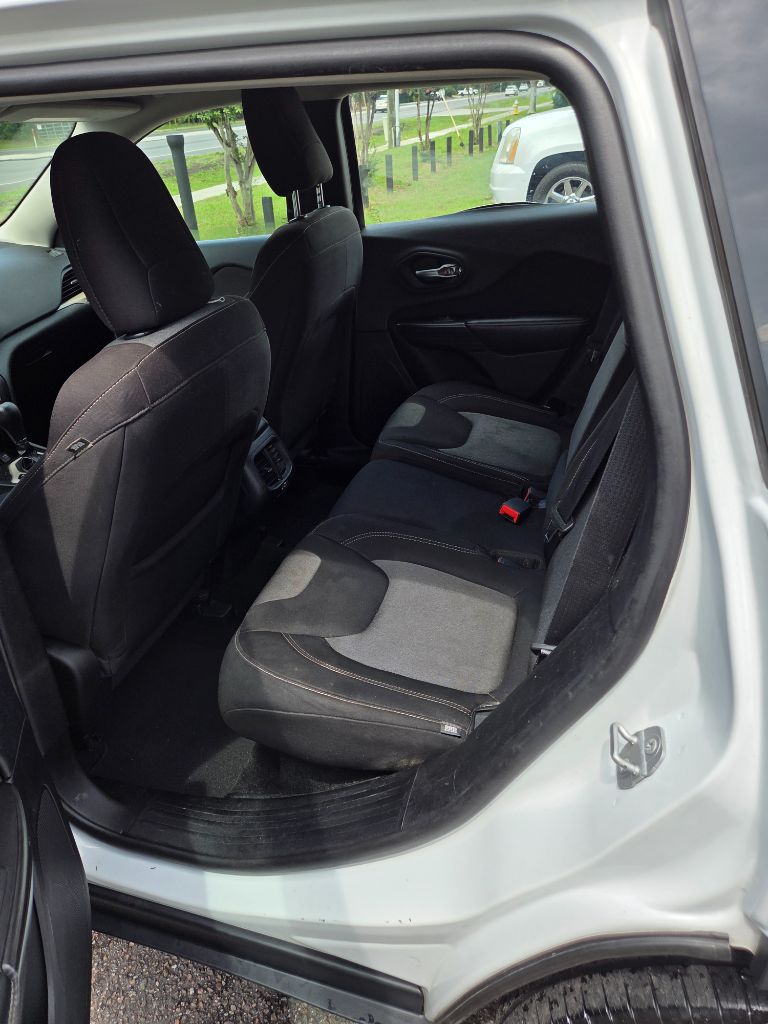 2014 Jeep Cherokee Sport - Photo 9