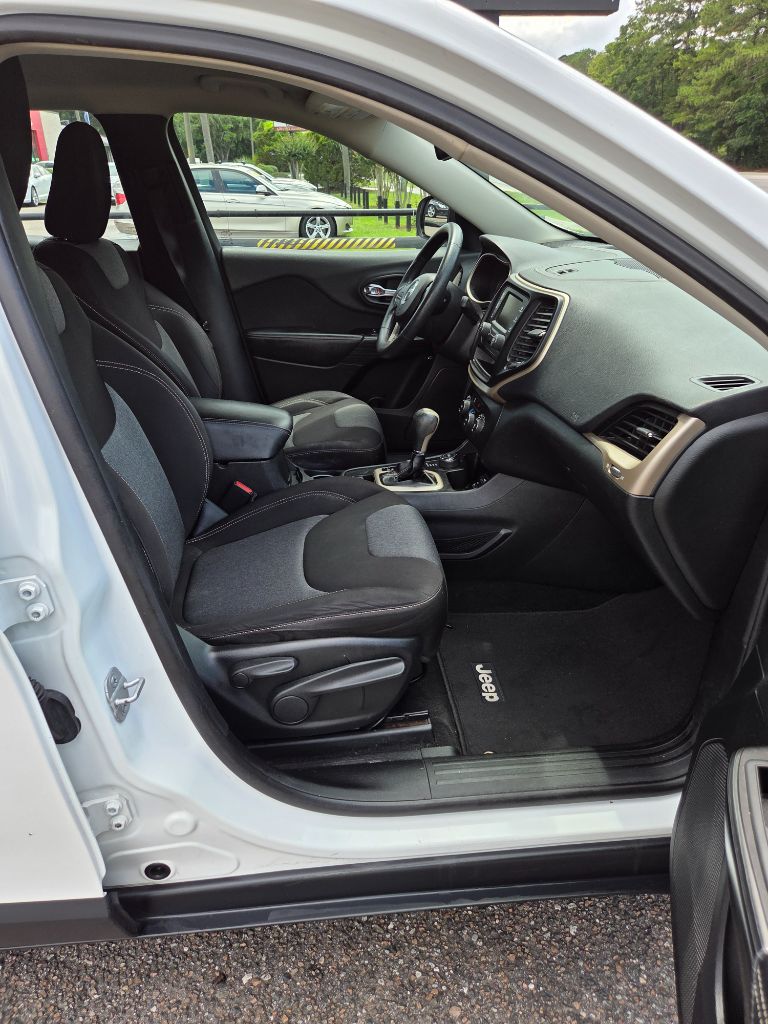 2014 Jeep Cherokee Sport - Photo 10