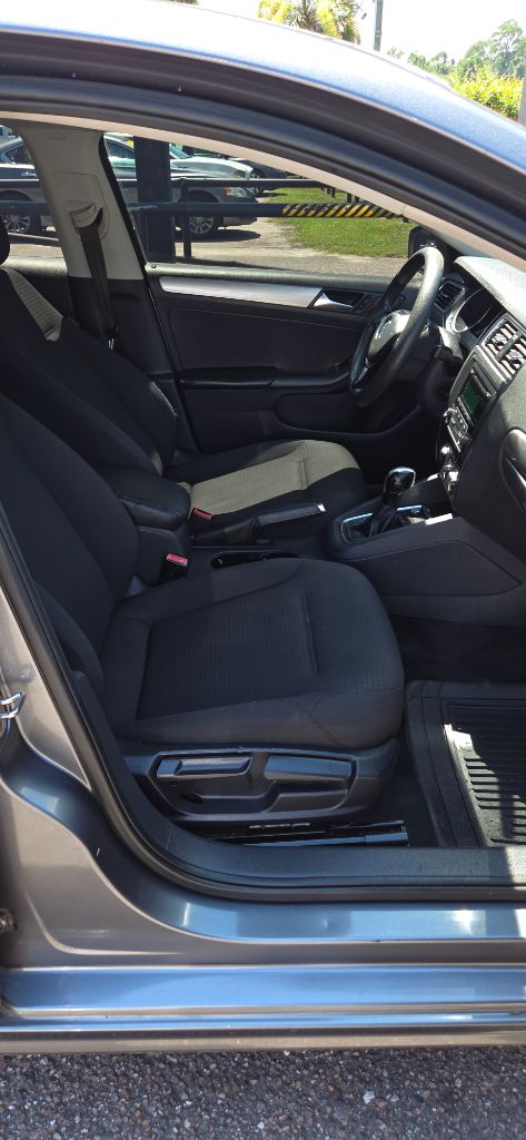 2015 Volkswagen Jetta 11